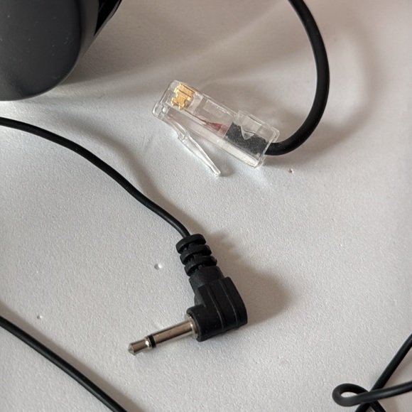 Talk safe portable cellphone speaker and headphone earbud car with no CarPlay - Picture 10 of 10